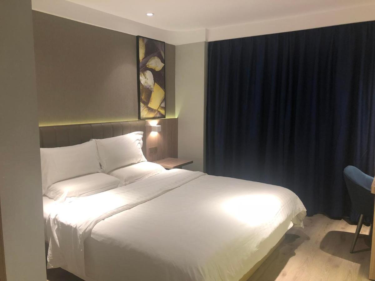 7days Premium Xujiahui Longhua Road Subway Station Branch Hotel 2*